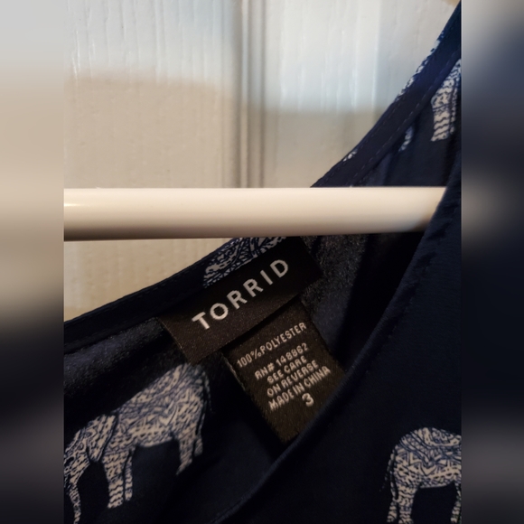 Women's blouse - Picture 2 of 3